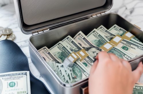 Keuntungan Deposito: 7 Manfaat Utama sebagai Pilihan Simpanan Aman - Bank Lescadana