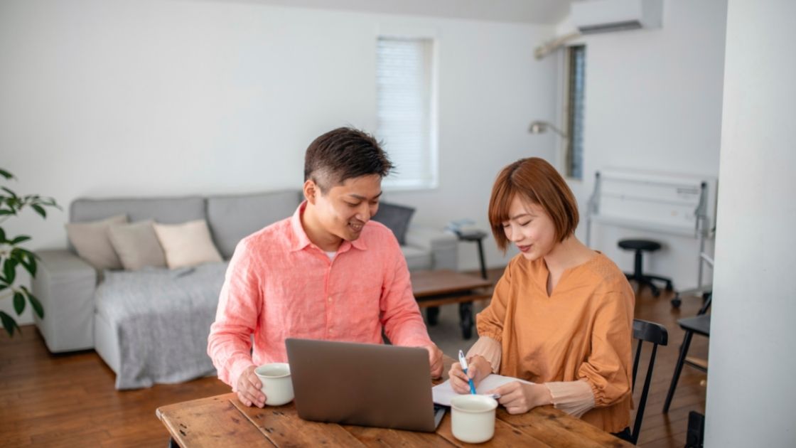 7 Tips Mengatur Keuangan Rumah Tangga Pasangan Muda